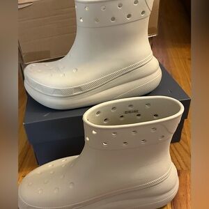 CROC BOOTS  (White)